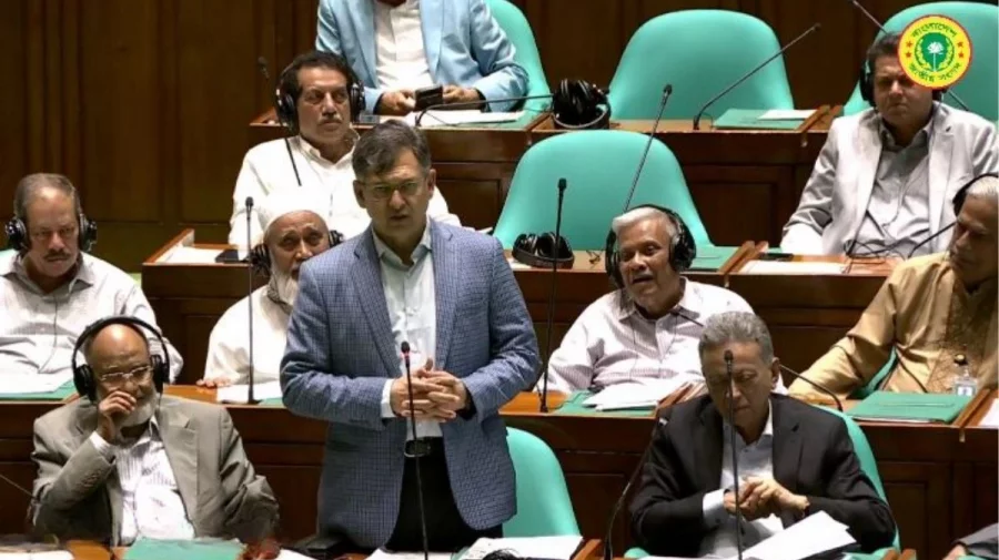 কারাগারে ধারণক্ষমতার ১.৭ গুণ বন্দি আটক: স্বরাষ্ট্রমন্ত্রী